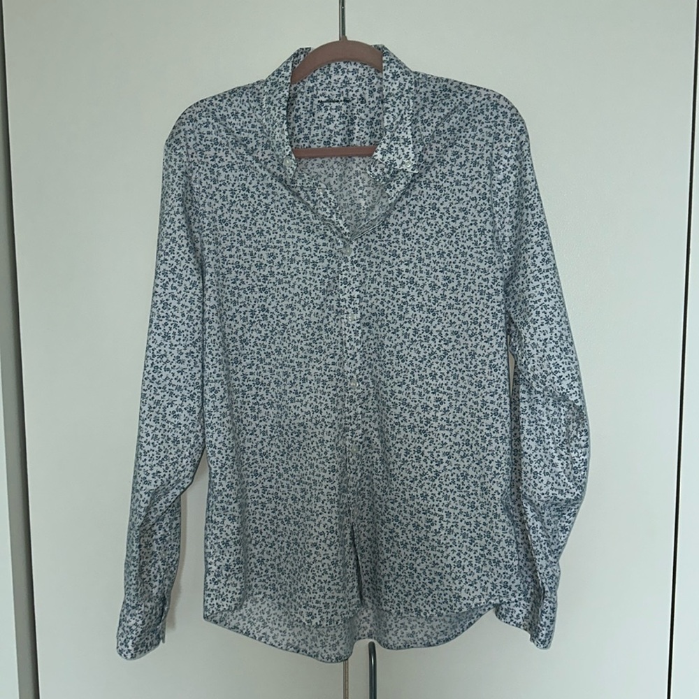 Abercrombie&Fitch, blue/white floral patterned, long sleeve button-down, size L